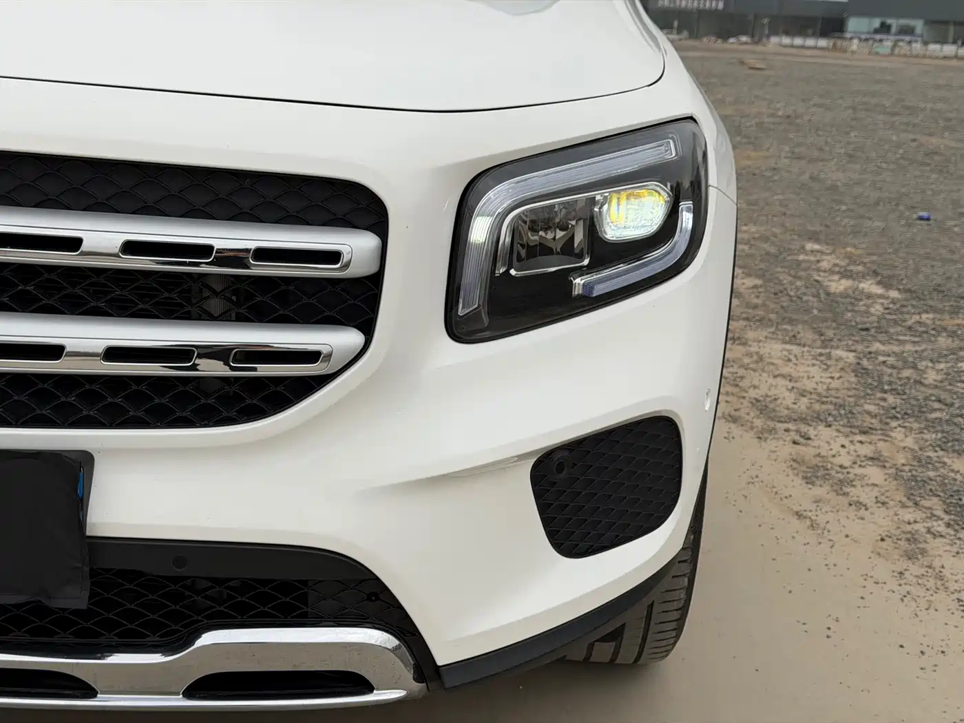 MERCEDES-BENZ GLB