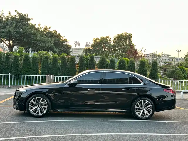 Mercedes-Benz E-Class 2025 E 300 L Fashion — фото 2