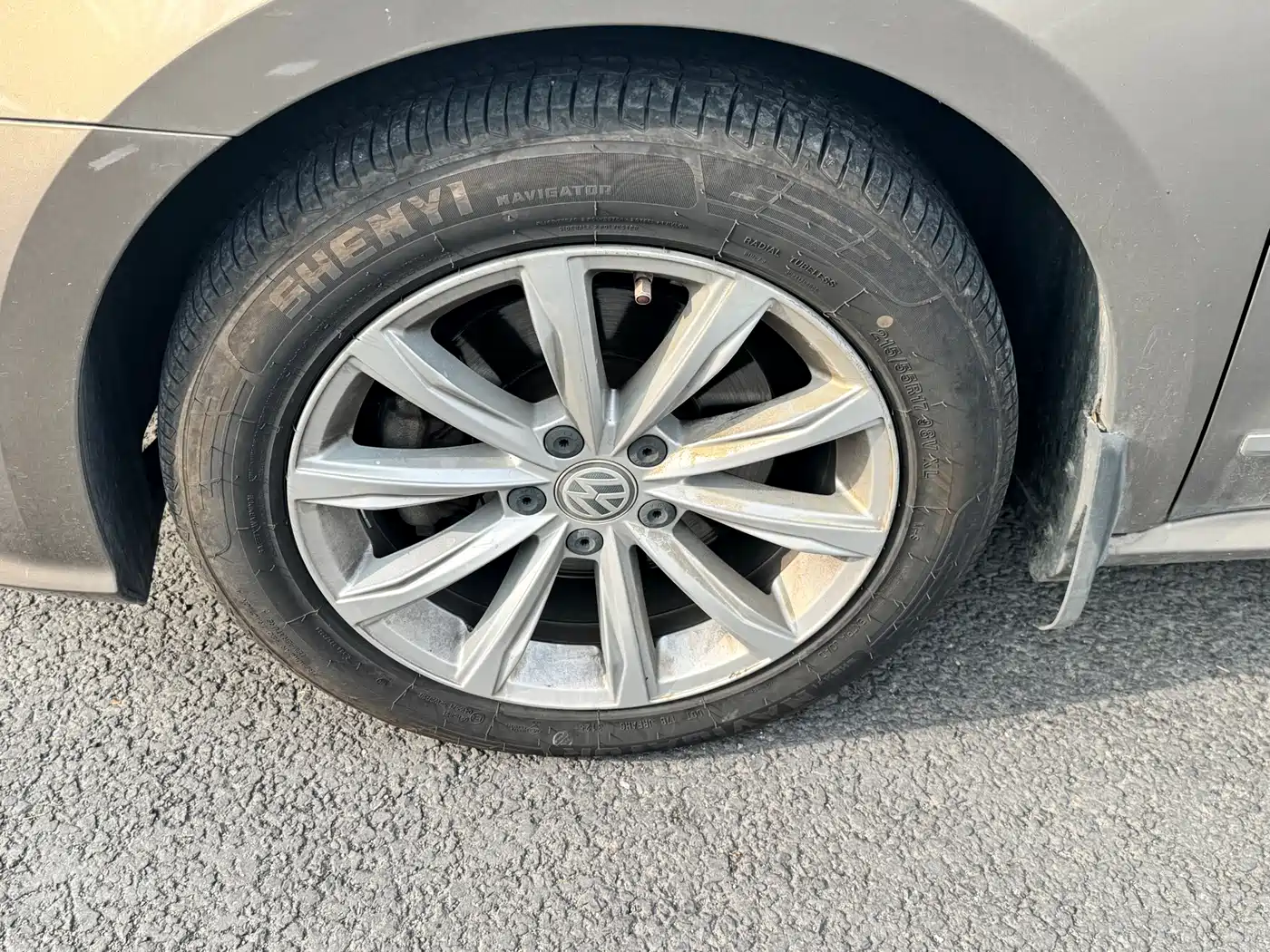 Volkswagen Passat 2016 280TSI DSG Honor Edition фото 5