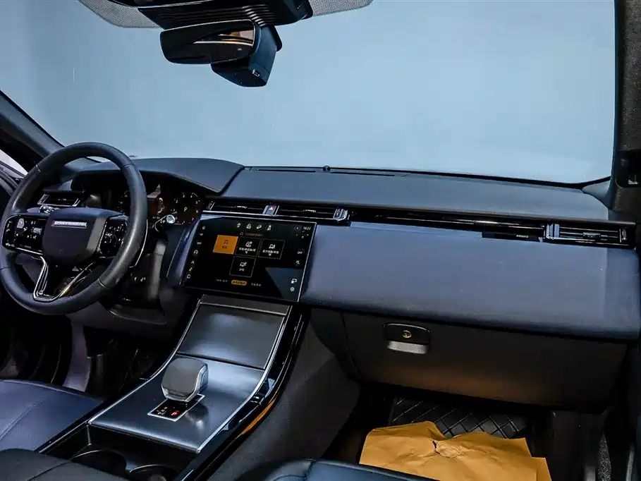 Land Rover Range Rover Velar 2024 Dynamic SE фото 28