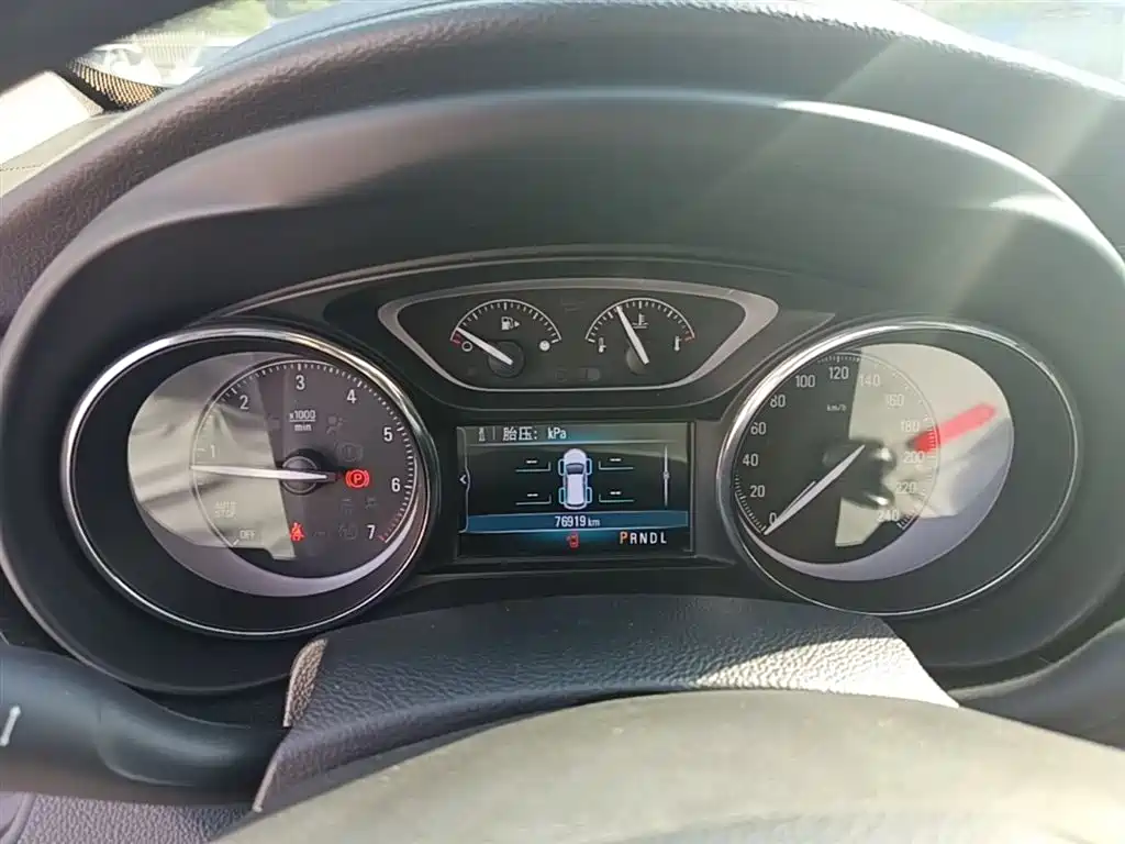 Buick Envision Plus 2018 20T 2WD Leading фото 12