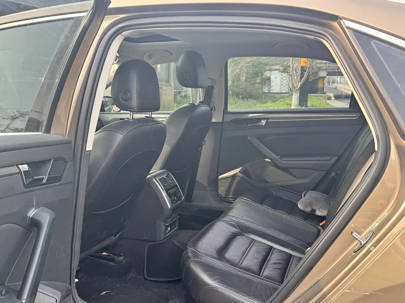 Volkswagen Passat 2016 280TSI DSG Honor Edition фото 7