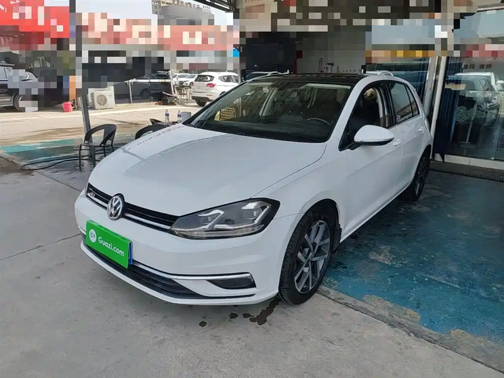 Volkswagen Golf 2018 230TSI Automatic Luxury фото 2