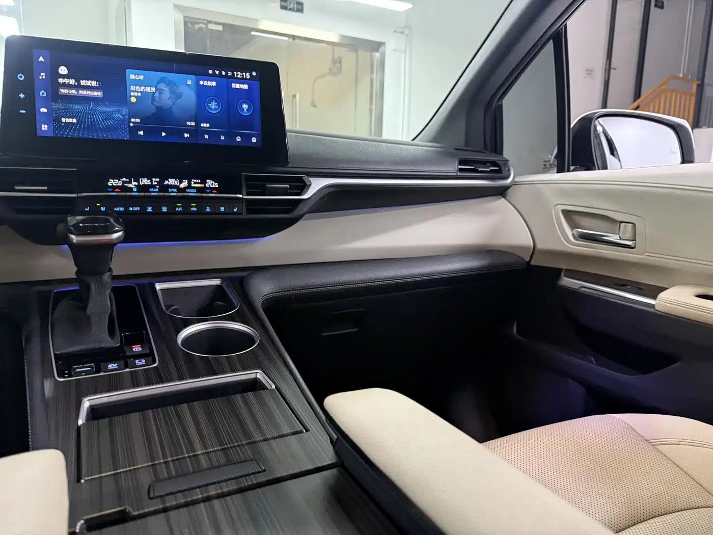 Toyota Sienna 2021 2.5L Hybrid Ultimate Edition фото 17