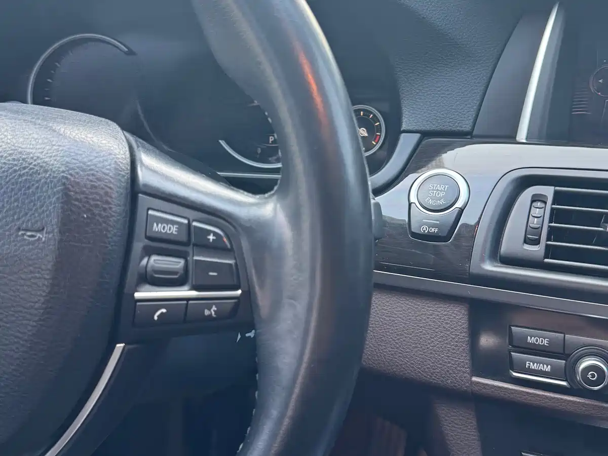 BMW 5 Series 2014 525Li Luxury Design Package фото 20