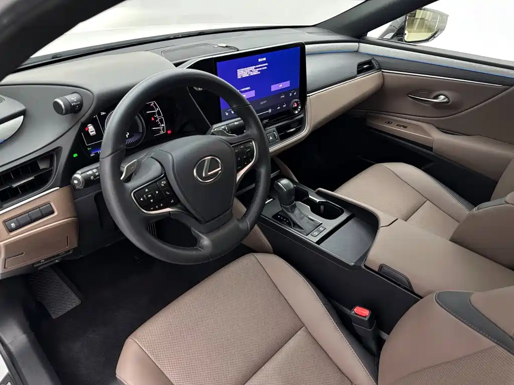 Lexus ES 2025 2025 300h Ultimate Edition