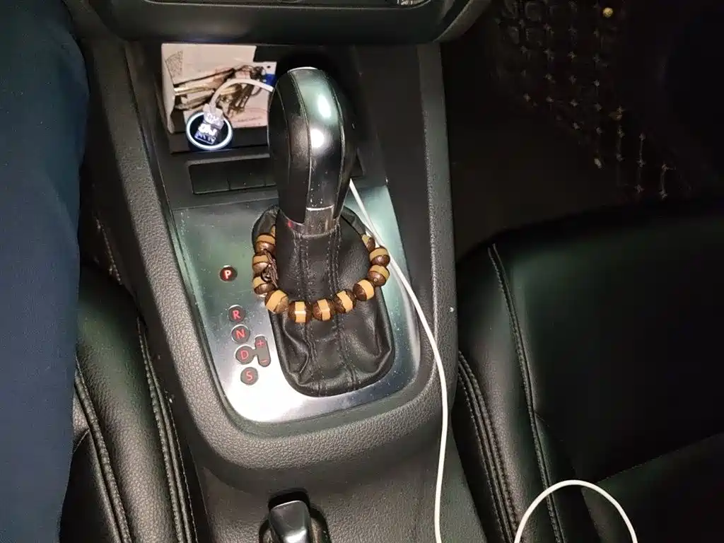Volkswagen Sagitar 2014 1.6L Automatic Comfort фото 7