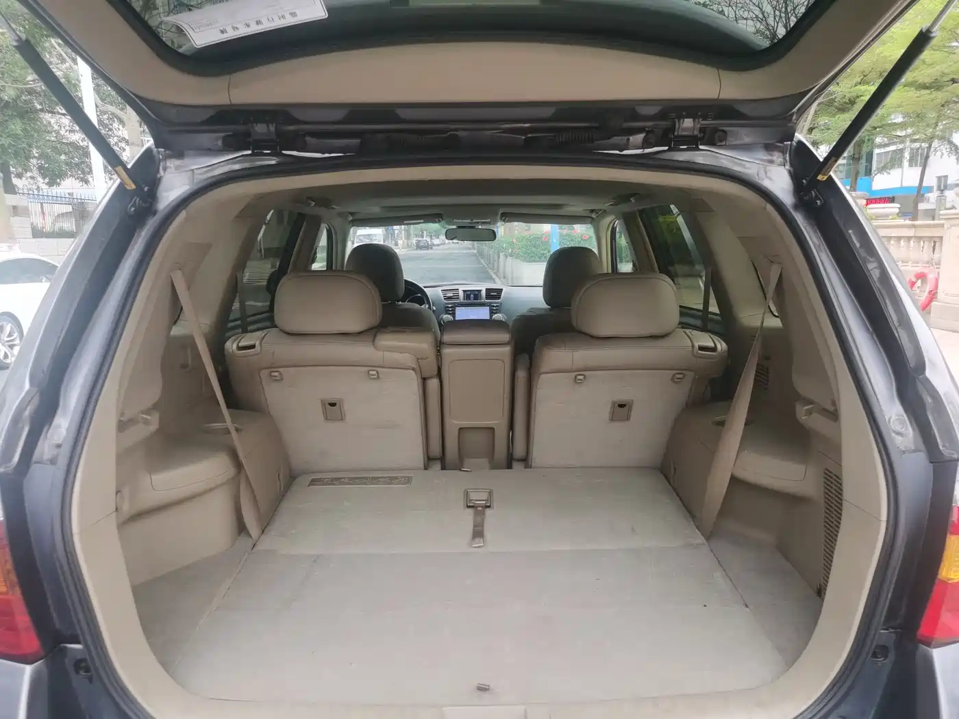 Toyota Highlander 2011 2.7L 2WD 7-seat Luxury фото 12