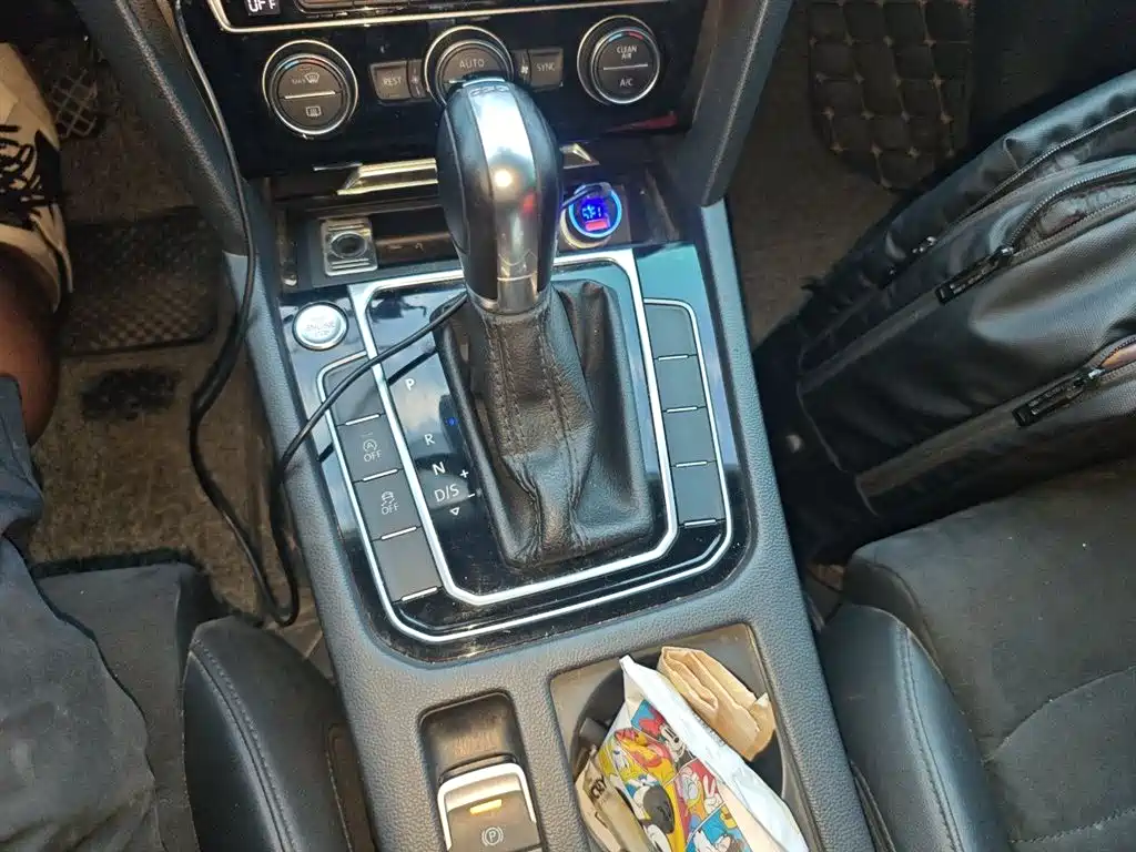 Volkswagen Magotan 2018 330TSI DSG Luxury фото 15