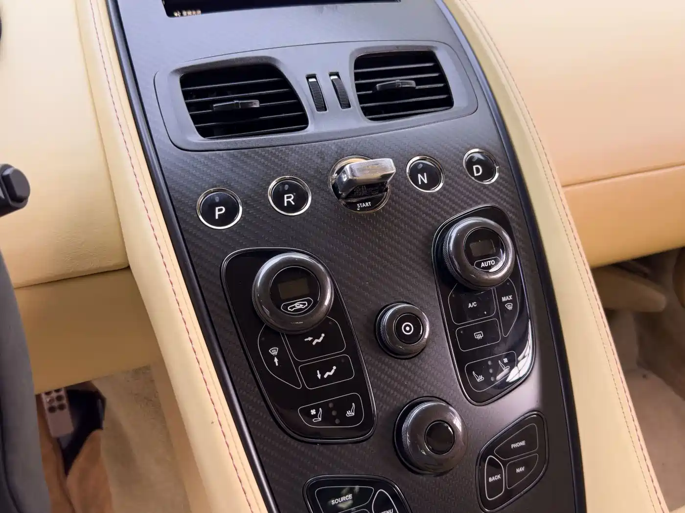 Aston Martin Vanquish 2016 2013 6.0L Standard