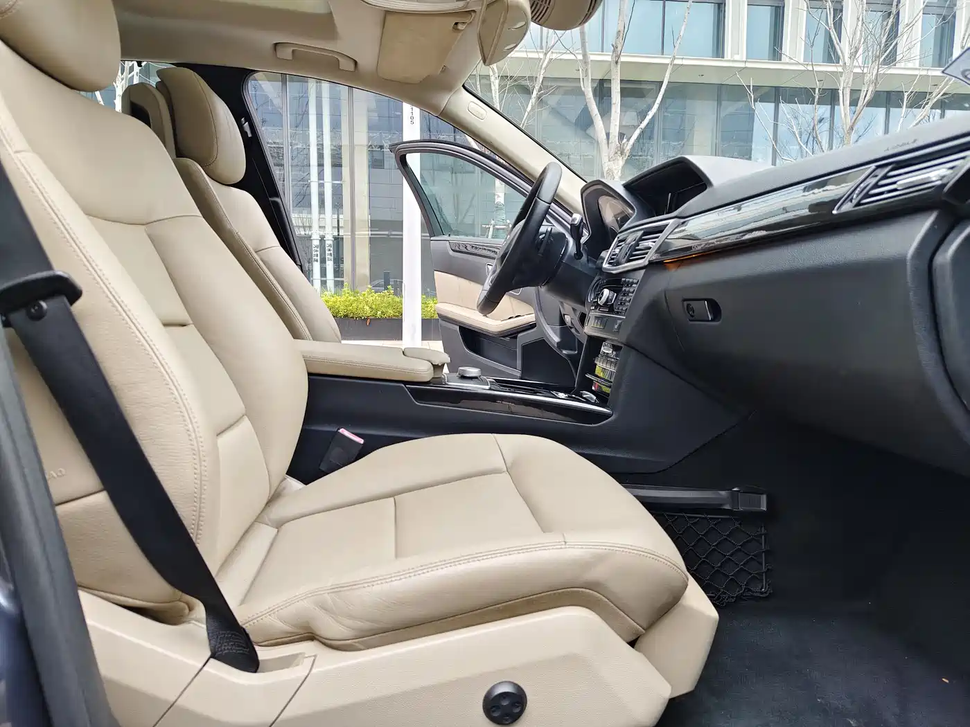 Mercedes-Benz E-Class 2010 E 300 L Fashion фото 8