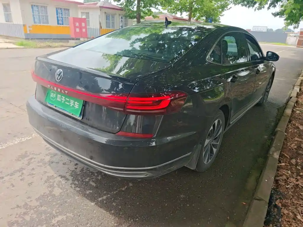 Photo 7 - Volkswagen Passat