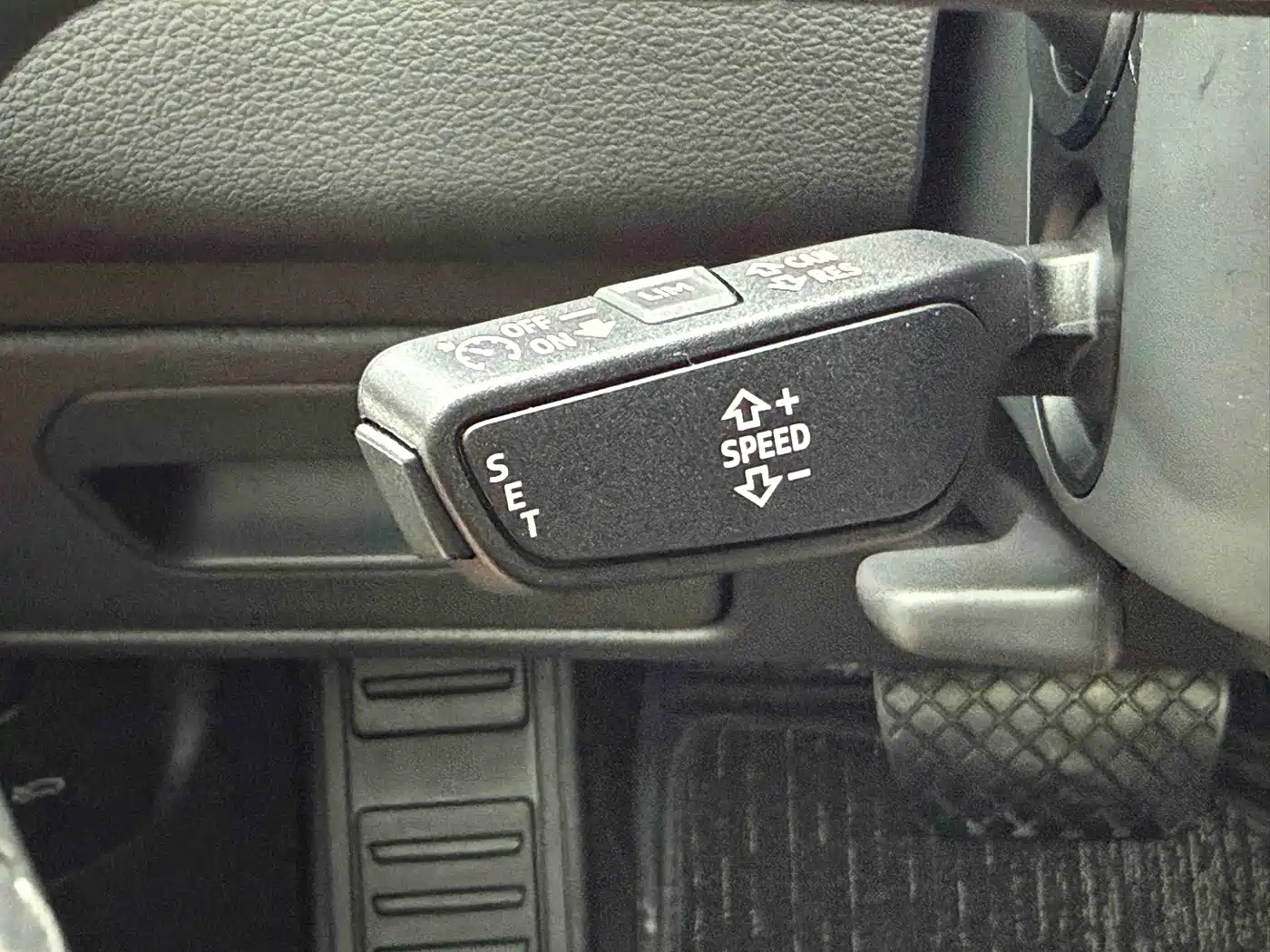 Audi A6L 2023 40 TFSI Luxury Dynamic фото 16