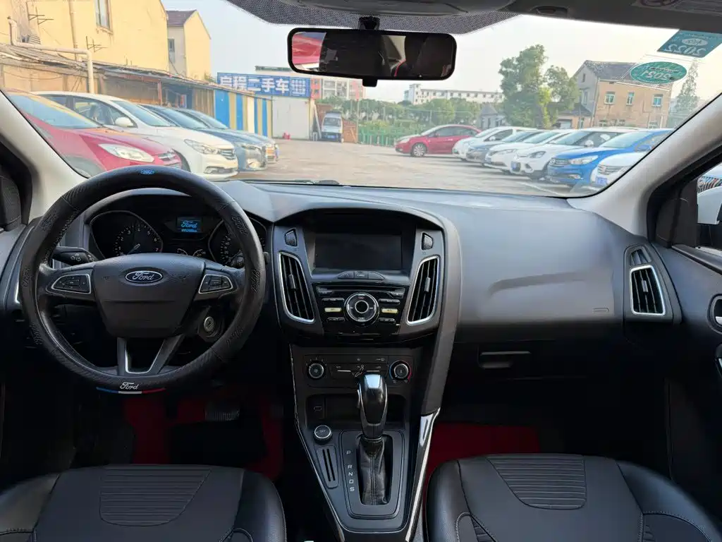 Фото 8 - Ford Focus