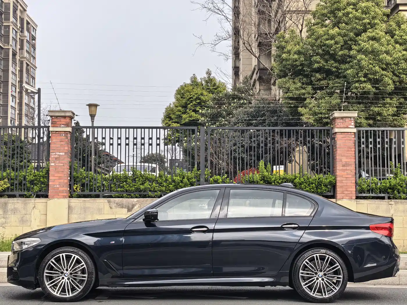 BMW 5 Series 2018 530Li Premium M Sport Package фото 4