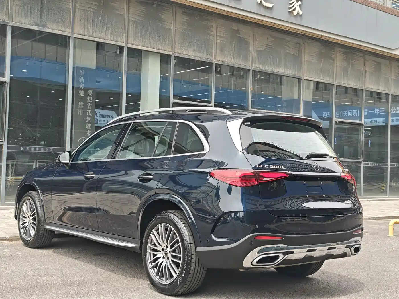 Mercedes-Benz GLC 2026 GLC 300 L 4MATIC Sport 7-Seater фото 9