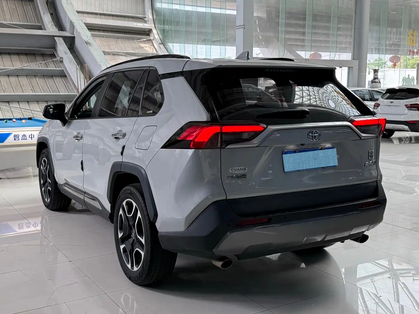 Toyota RAV4 Rongfang 2020 2.0L CVT 2WD Prestige Edition фото 6