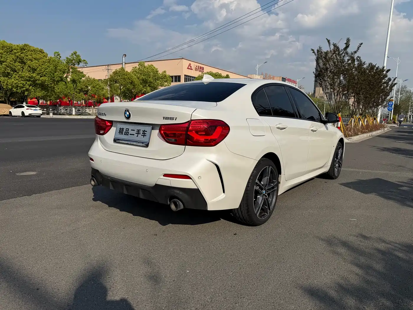 BMW 1 Series 2021 125i M Sport Black Night Edition фото 6