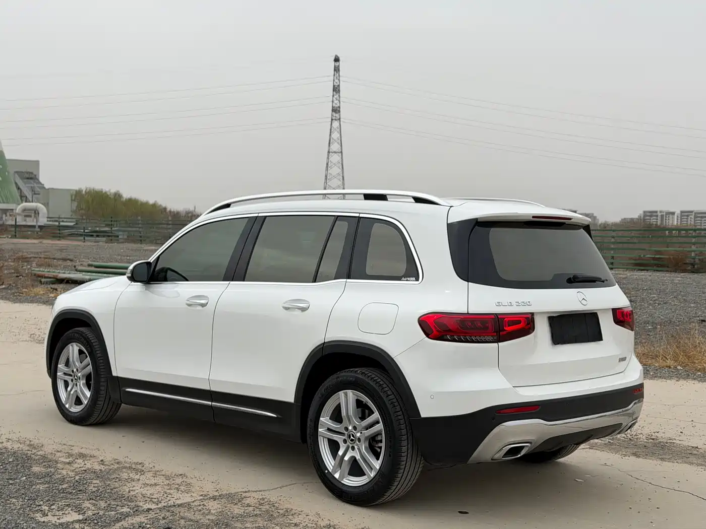 MERCEDES-BENZ GLB