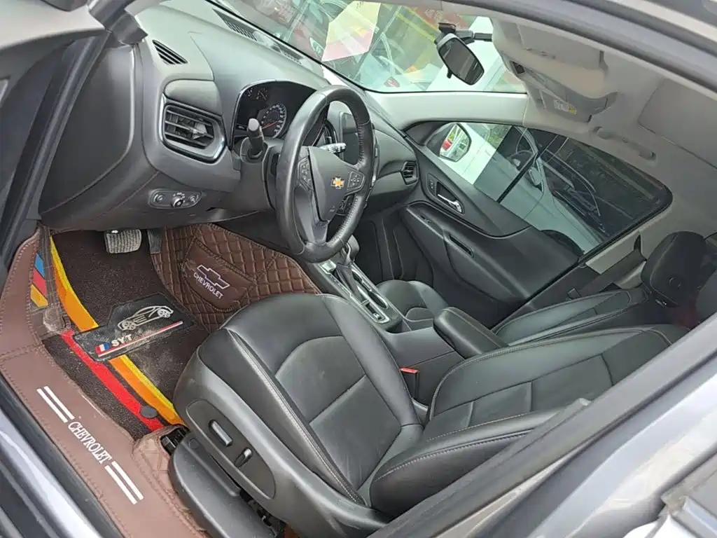 Фото 11 - Chevrolet Equinox