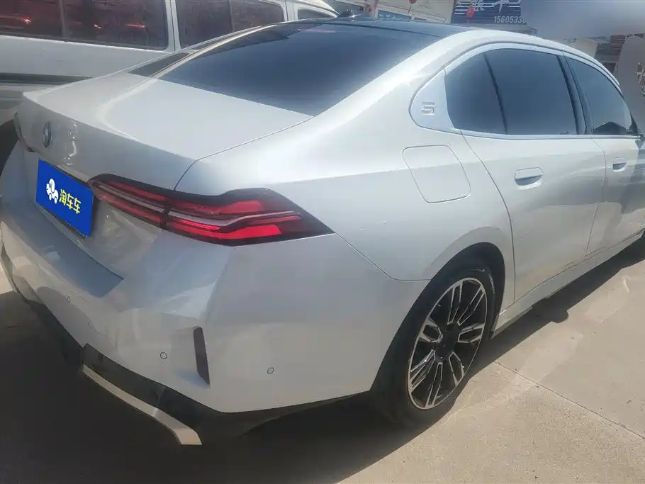 BMW 5 Series 2024 525Li M Sport Package фото 3