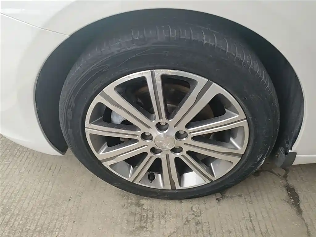 Peugeot 408 2016 1.6T Automatic Luxury Edition фото 23