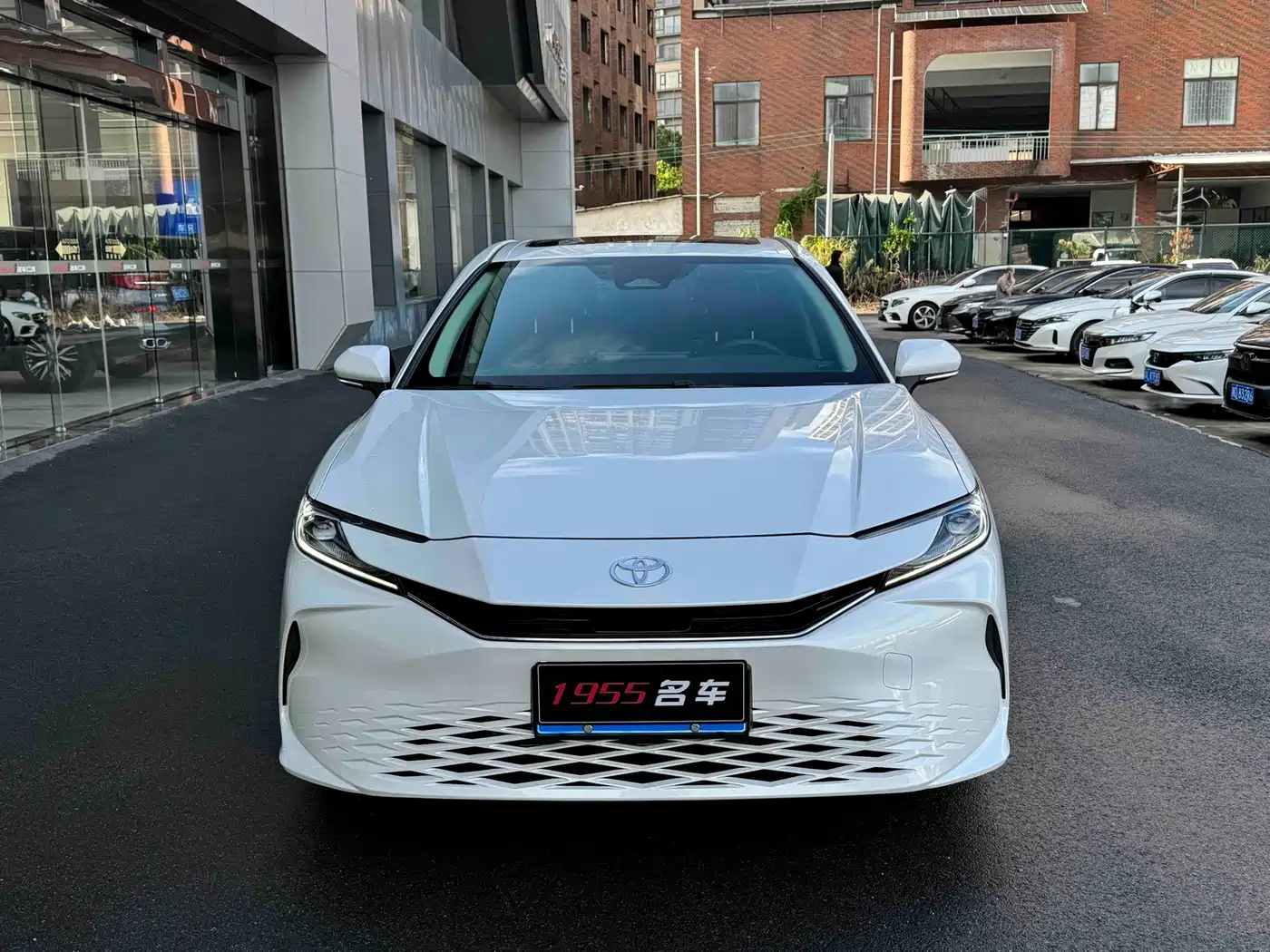 Photo 2 - Toyota Camry