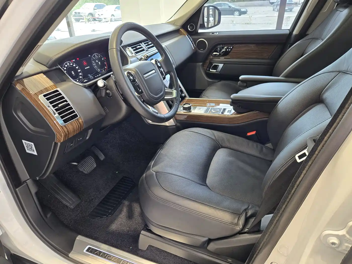Land Rover Range Rover 2018 3.0 SC V6 Vogue Heritage Extended Edition фото 6