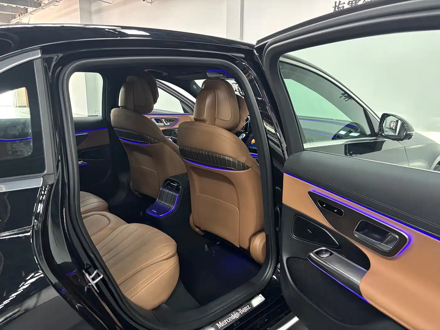 Mercedes-Benz E-Class New Energy 2024 E 350 e L Plug-in Hybrid Sedan фото 9