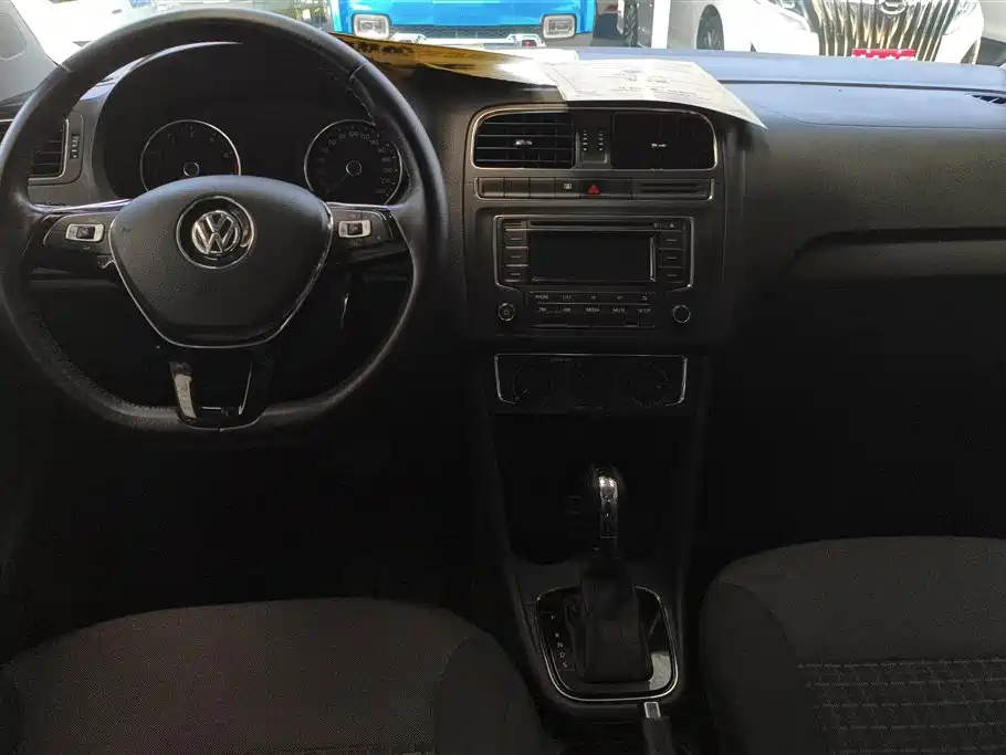 Volkswagen Polo 2016 1.6L Automatic Comfort фото 12