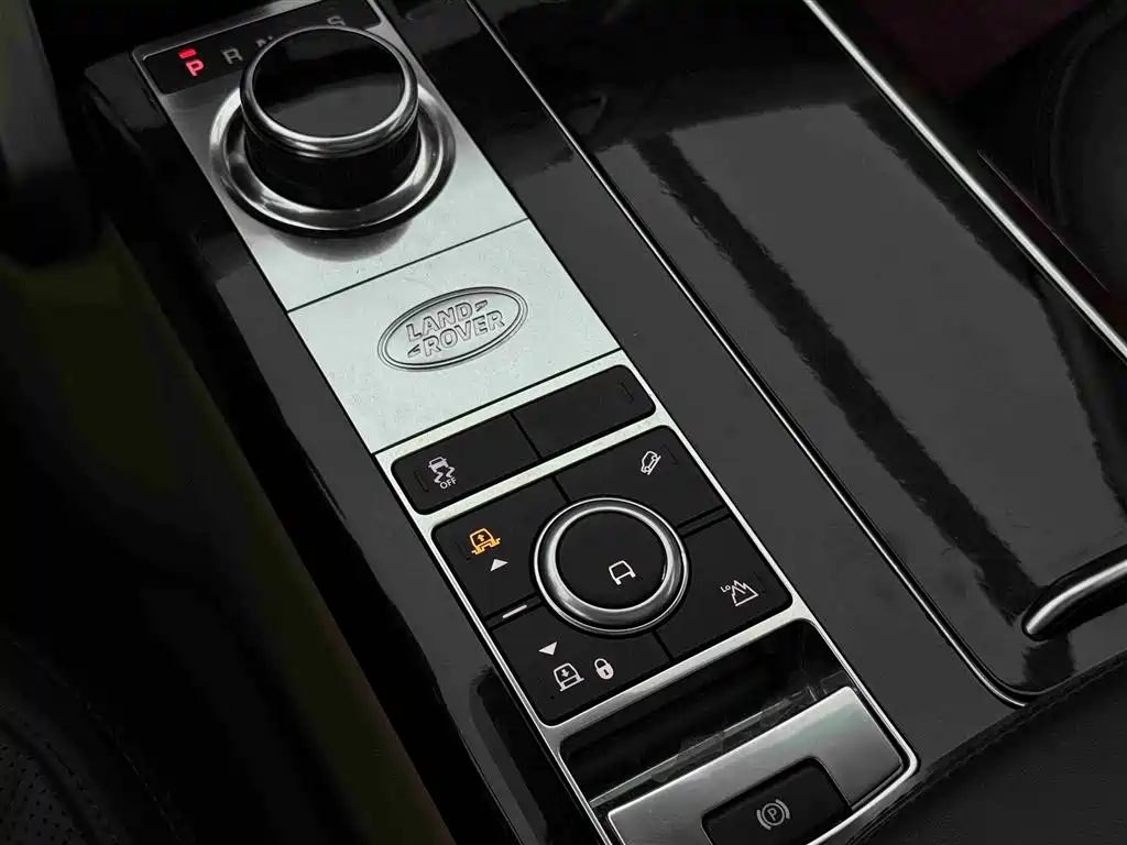 Land Rover Range Rover 2021 3.0 L6 Heritage Edition фото 15