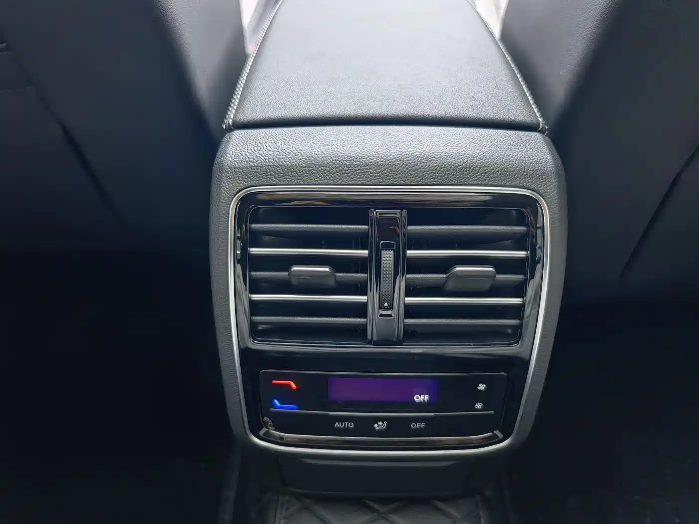 Volkswagen Magotan 2025 Popular Edition 280TSI DSG Comfort фото 11