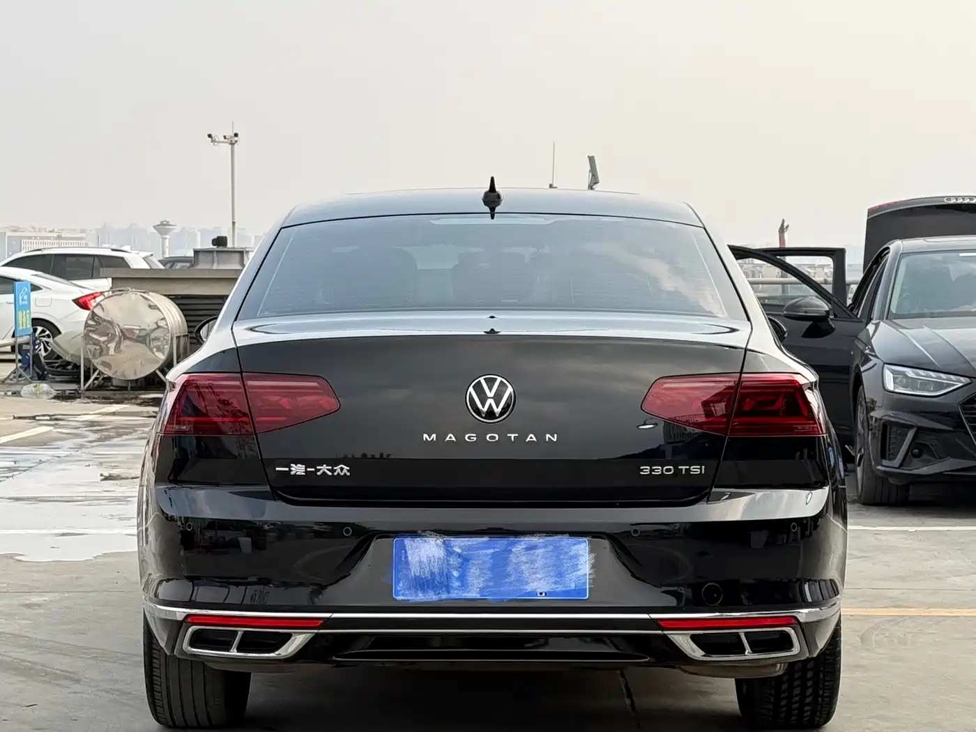Volkswagen Magotan 2023 Model 2 Million Commemorative Edition 330TSI DSG Luxury фото 13
