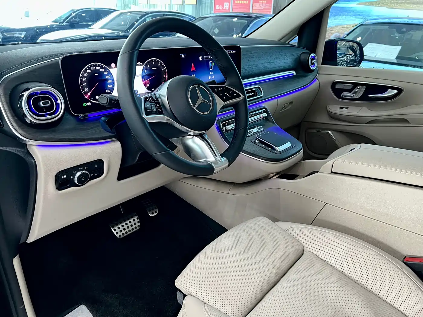 Mercedes-Benz V-Class 2024 V 300 L Long Wheelbase Luxury Edition фото 7