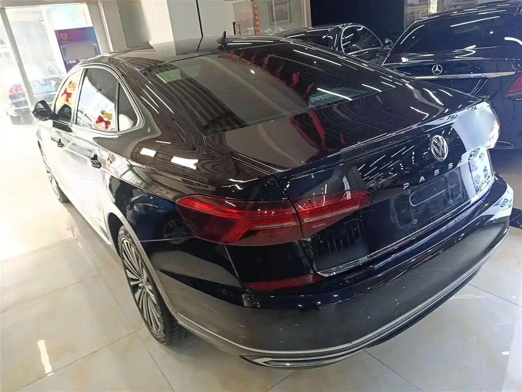 Volkswagen Passat 2019 330TSI Luxury Edition China VI фото 5