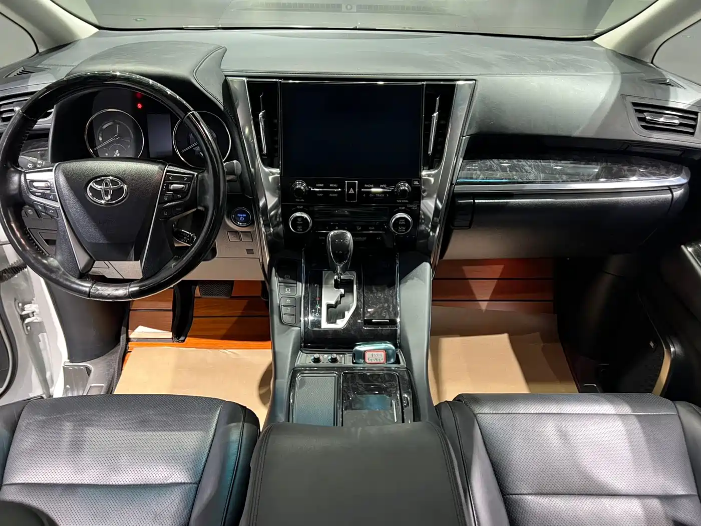 Toyota Vellfire 2021 Crown Hybrid 2.5L HV Luxury Edition фото 8
