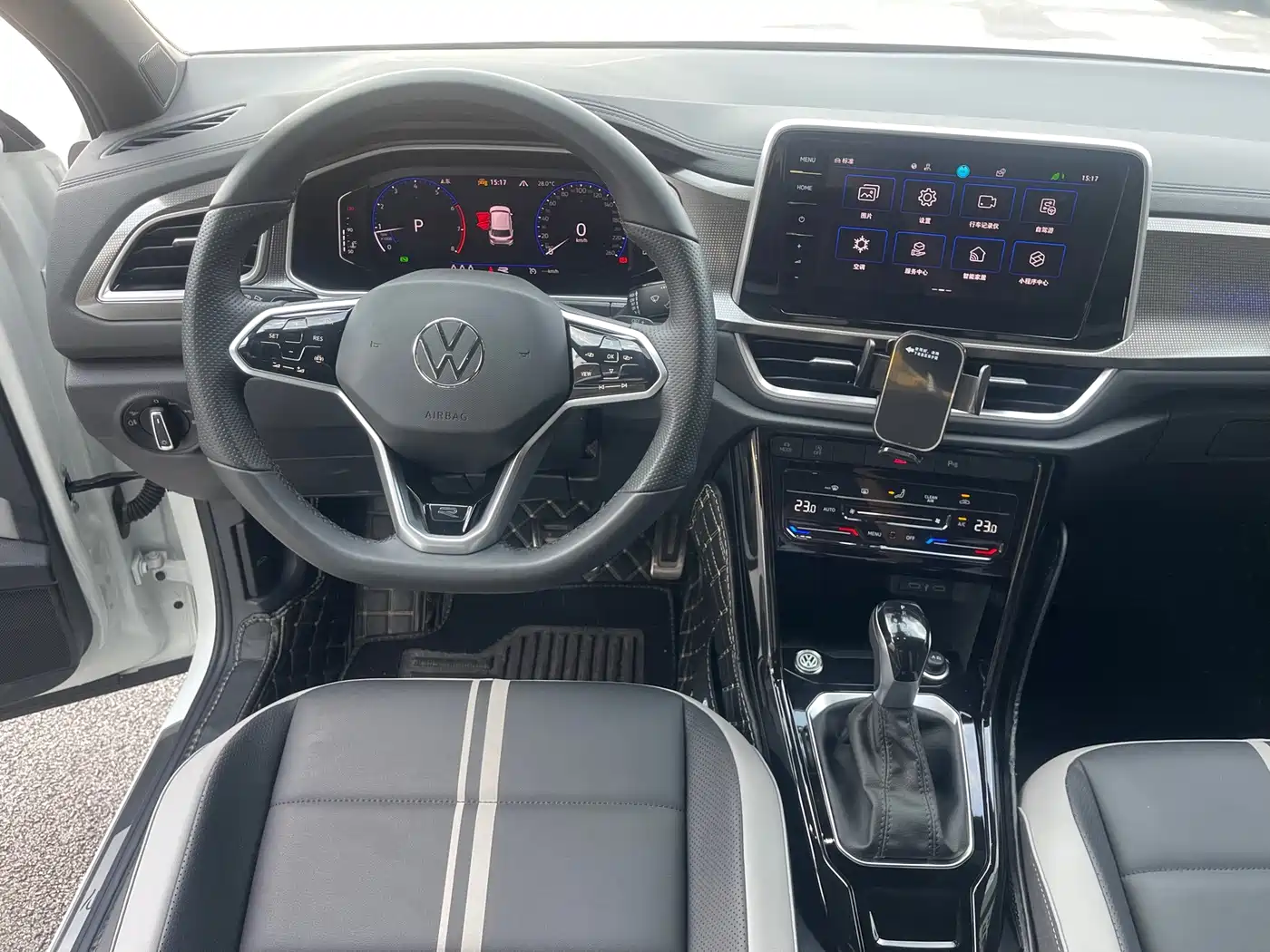 Volkswagen T-Roc, миниатюра 11