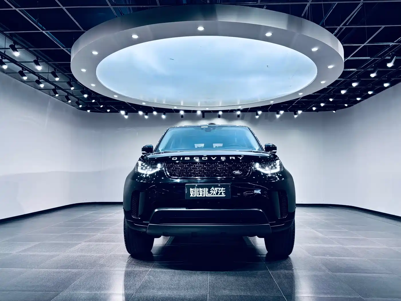 Land Rover Discovery 2019 3.0 SC V6 SE фото 2