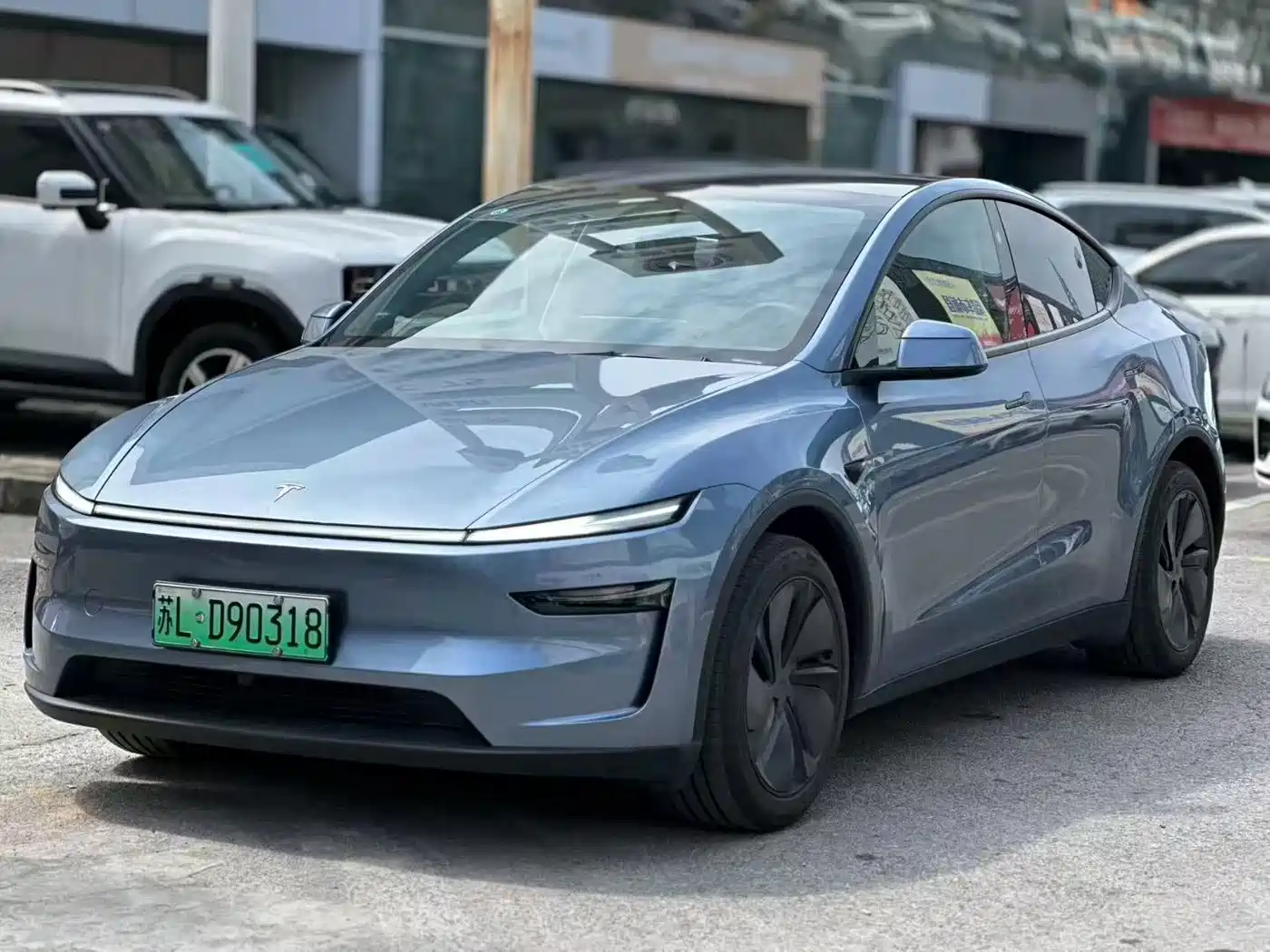 TESLA MODEL Y