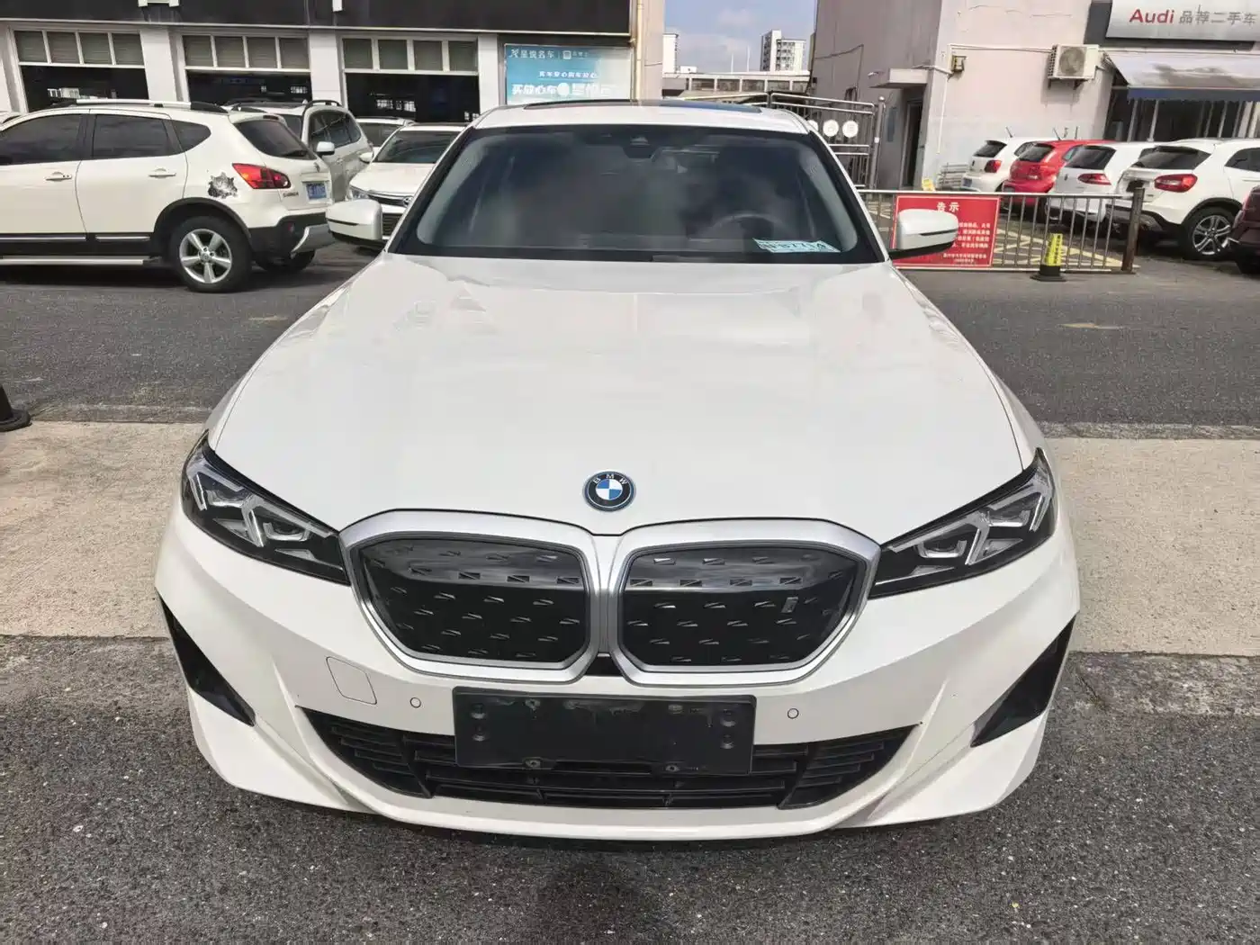BMW i3 2024 eDrive 35 L фото 11