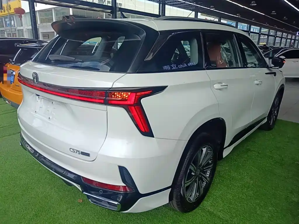 Фото 7 - Changan CS75 PLUS