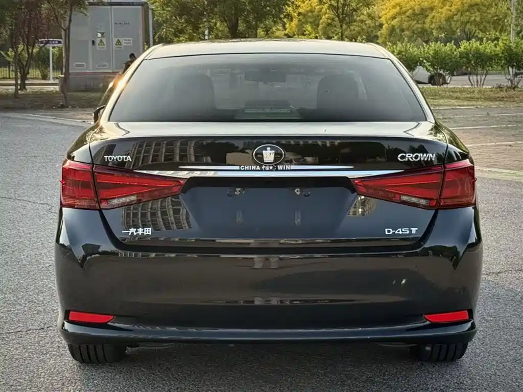 Toyota Crown 2015 2.0T Fashion фото 21