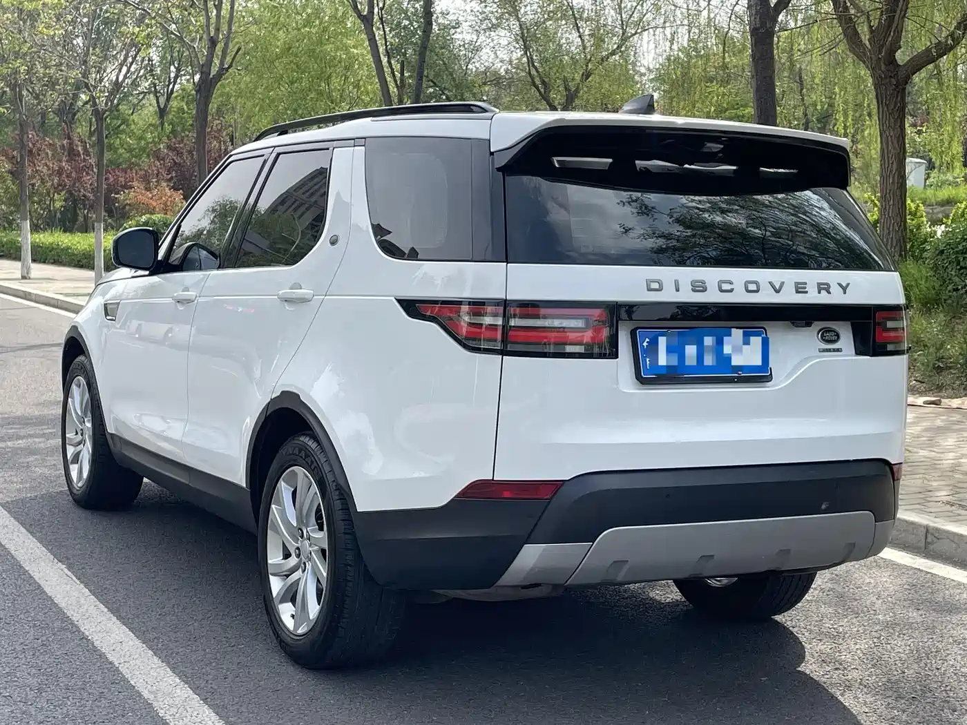 Land Rover Discovery 2017 3.0 SC V6 HSE фото 6