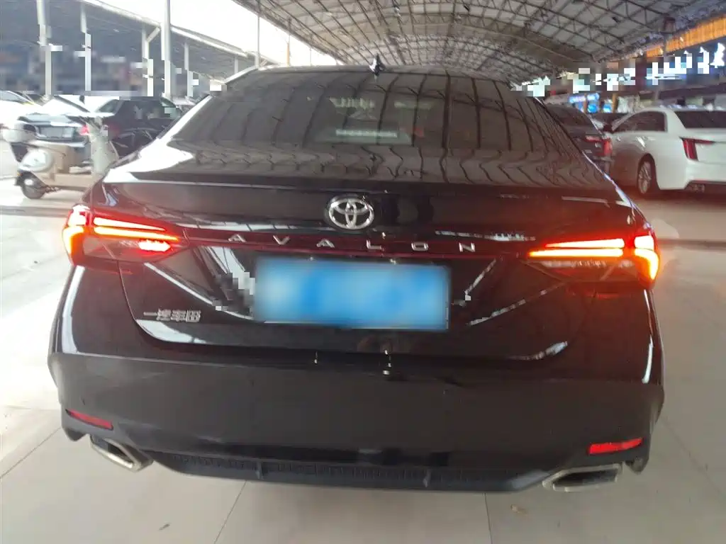 Toyota Avalon 2022 2.0L Luxury Edition фото 6