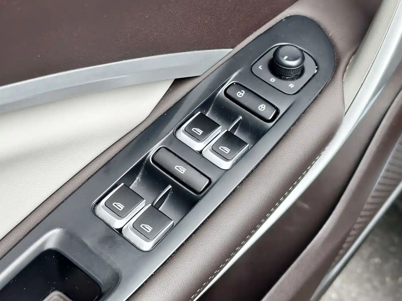 GEELY AUTOMOBILE JIAJIE