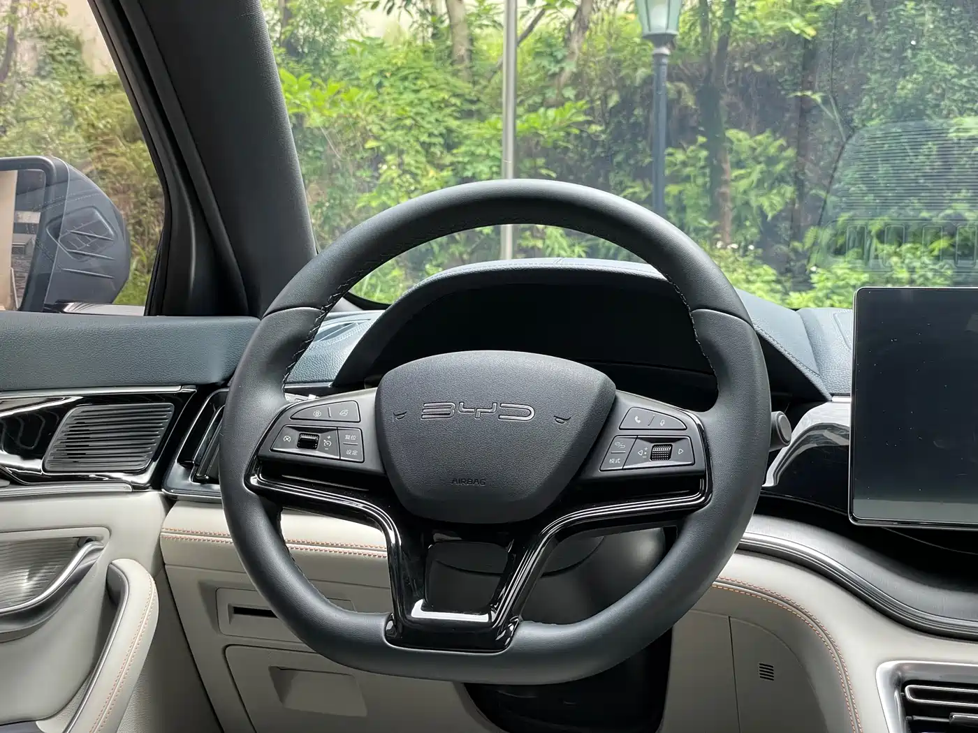 BYD Song PLUS PHEV 2024 Glory Edition DM-i 110km Flagship PLUS фото 18