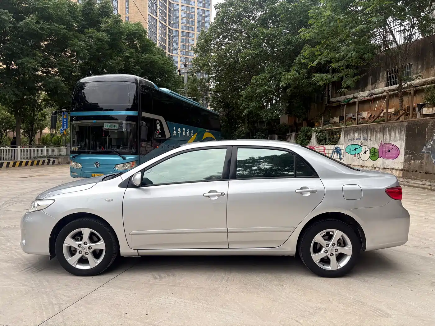 Toyota Corolla 2009 1.8L Automatic GLX-i Special Anniversary Edition фото 4
