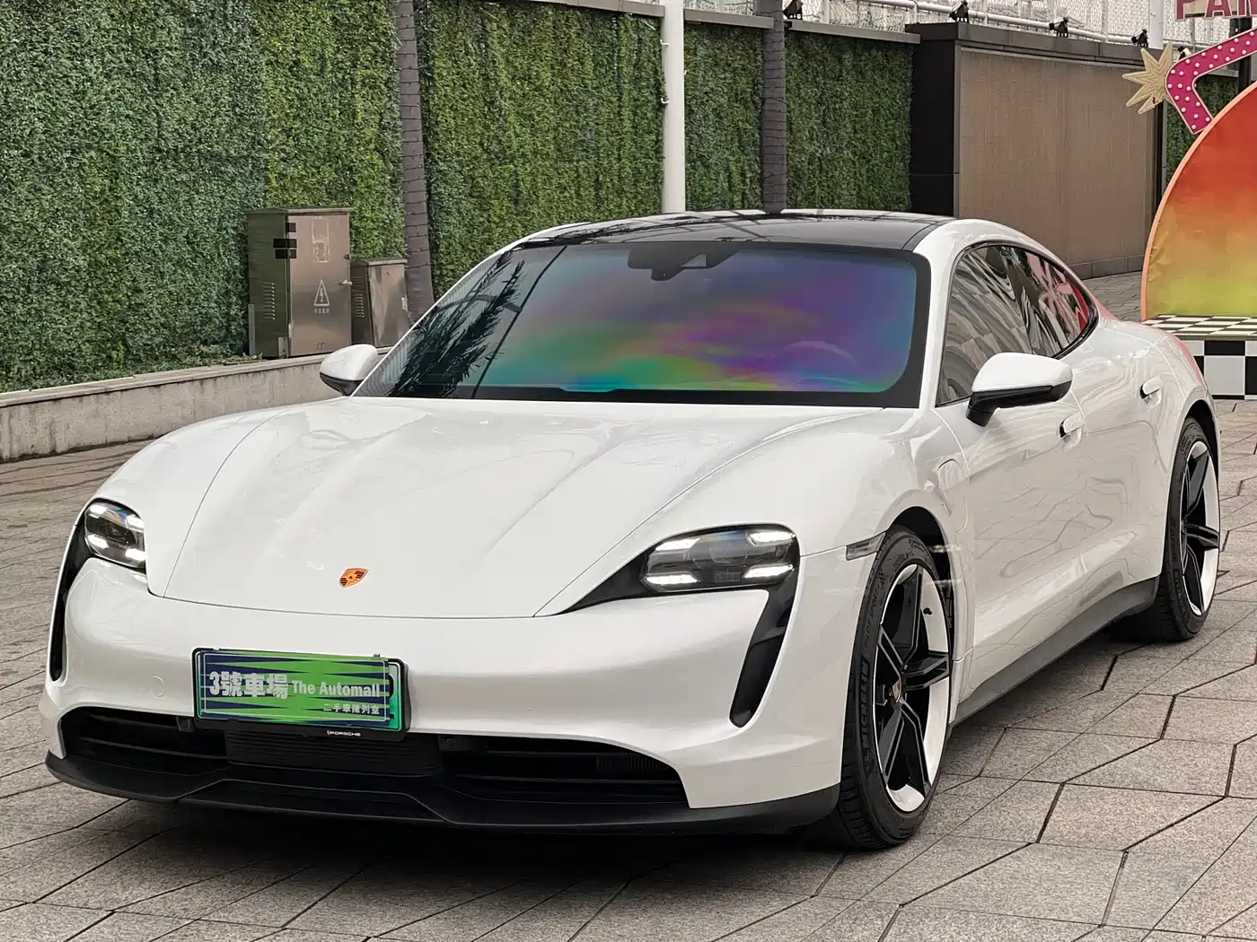 PORSCHE TAYCAN