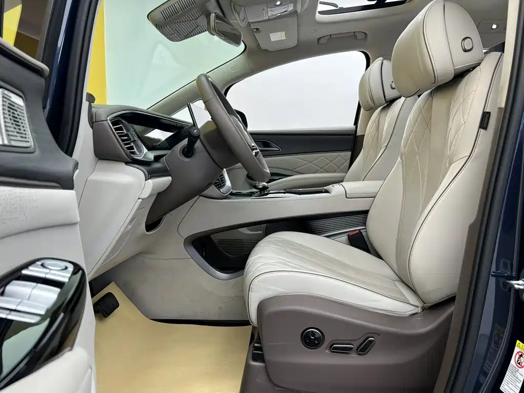 Denza D9 2023 2022 DM-i 970 AWD Flagship