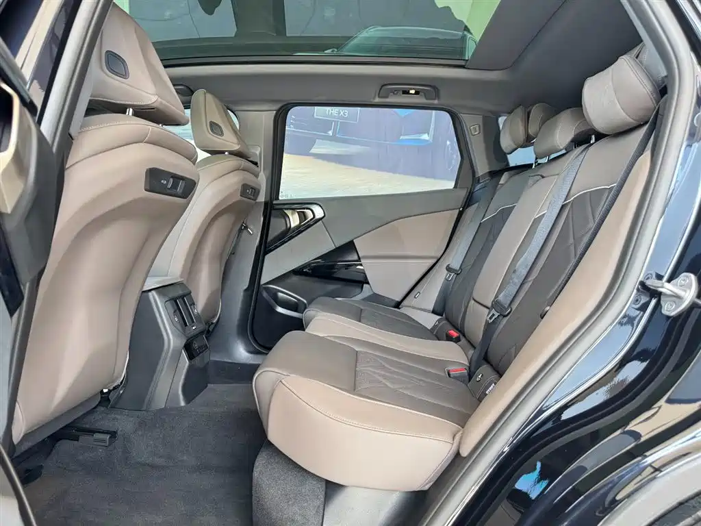 BMW X3 2025 xDrive25L Luxury Package фото 10